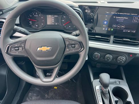 New 2026 Chevrolet Trax LS w/ LS Convenience Package FWD image 11