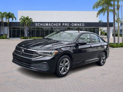 Certified 2024 Volkswagen Jetta SE FWD image 3