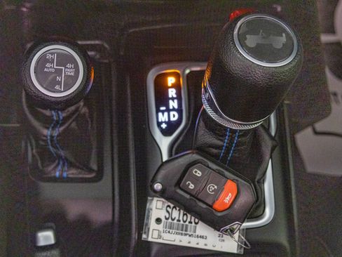 Used 2023 Jeep Wrangler Unlimited Rubicon 4xe w/ Cold Weather Group AWD/4WD image 28