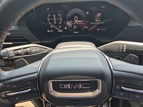Certified 2026 GMC Acadia AT4 w/ Luxury Package AWD/4WD image 25