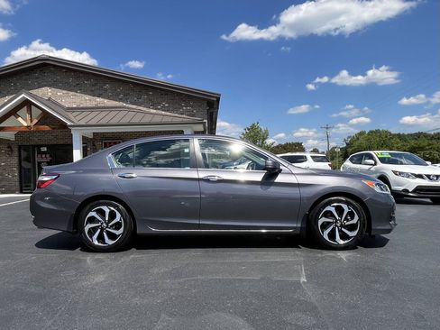 Used 2017 Honda Accord EX-L image 24