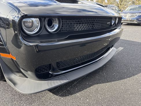 Used 2023 Dodge Challenger SRT Hellcat image 2