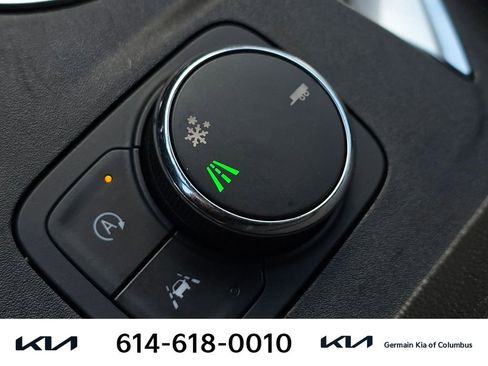 Used 2022 Chevrolet Traverse LT image 33