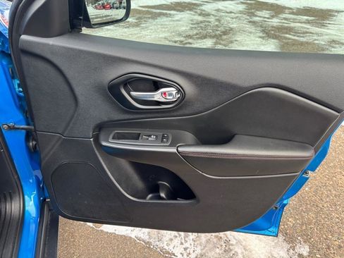 Used 2021 Jeep Cherokee Trailhawk w/ Trailer Tow Group image 36