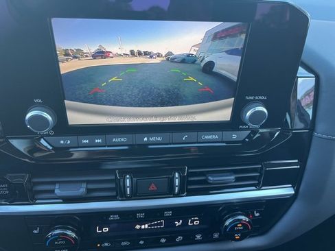 New 2025 Nissan Pathfinder SV image 14