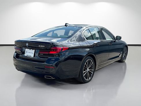 Used 2023 BMW 530i w/ Premium Package RWD image 3