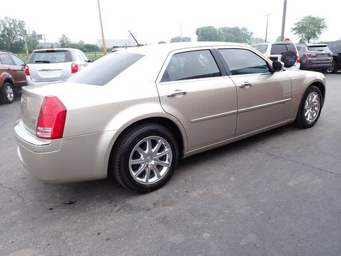 Used 2008 Chrysler 300 C w/ Navigation & Sound Group II RWD image 6