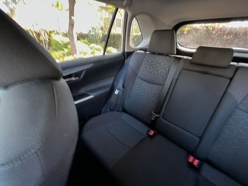 Used 2025 Toyota RAV4 XLE image 40