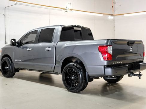 Used 2021 Nissan Titan SV w/ SV Convenience Package AWD/4WD image 10