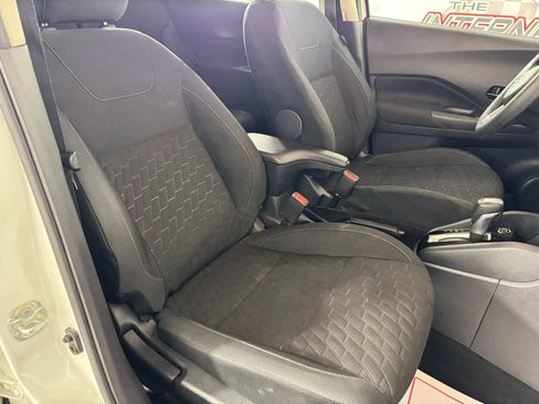 Used 2021 Nissan Kicks S FWD image 32