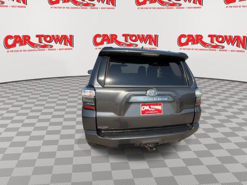 Used 2017 Toyota 4Runner SR5 image 7