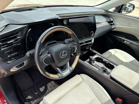 Used 2024 Lexus RX 350 FWD w/ Convenience Package image 19