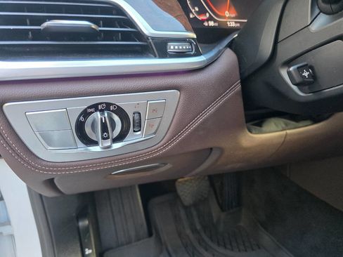 Used 2020 BMW 750i xDrive w/ Executive Package image 16