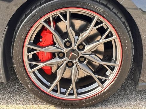 Used 2024 Chevrolet Corvette Stingray Preferred Cpe w/ Z51 Performance Package RWD image 4