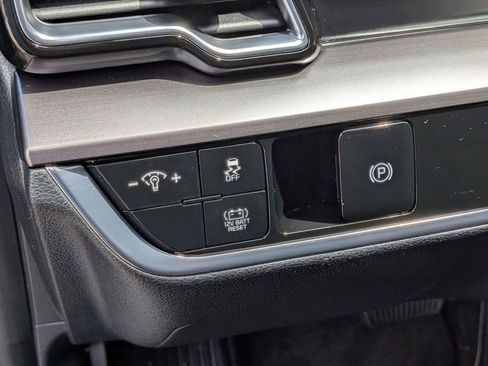 Certified 2025 Kia Sportage EX AWD/4WD image 14