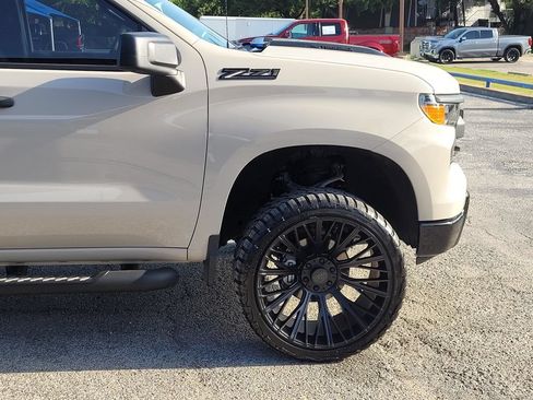 Used 2026 Chevrolet Silverado 1500 Custom Trail Boss w/ Turbomax Blackout Package AWD/4WD image 7