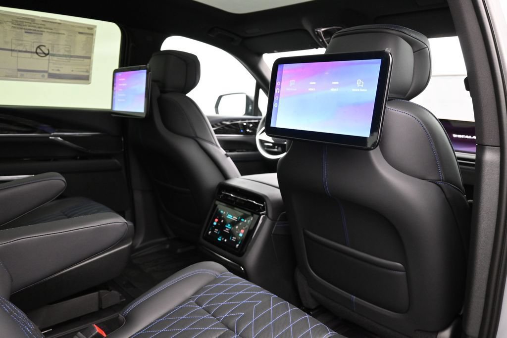 New 2026 Cadillac Escalade IQ Sport 1 w/ LPO, ONYX Package AWD/4WD image 40