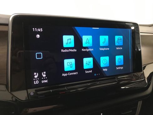 Used 2025 Volkswagen Atlas SE FWD image 23