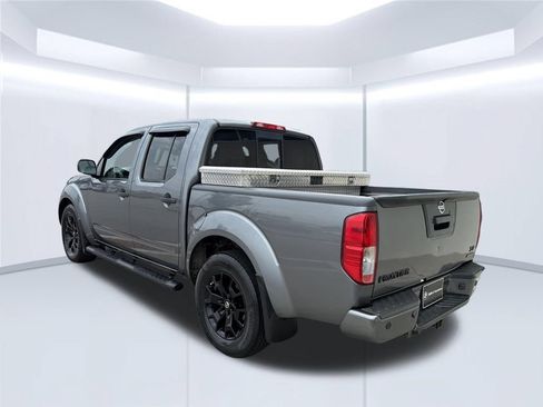 Used 2018 Nissan Frontier SV w/ Value Truck Package RWD image 5