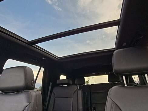 Used 2023 Chevrolet Tahoe Z71 image 17