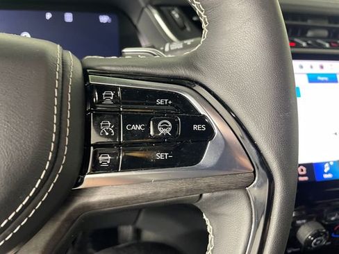 Certified 2025 Jeep Grand Cherokee L Overland w/ Advanced Protech Group III image 10