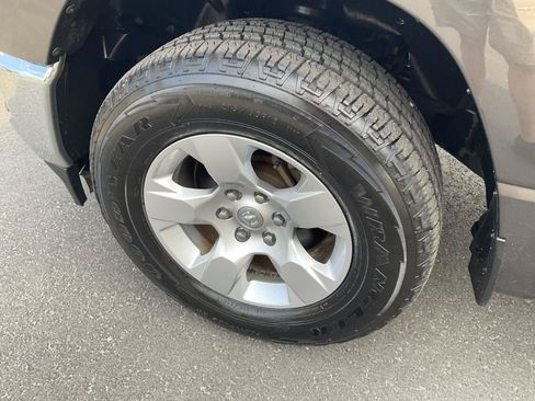 Used 2019 RAM 1500 Big Horn AWD/4WD image 9