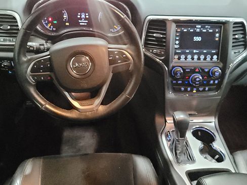 Used 2018 Jeep Grand Cherokee Altitude image 22