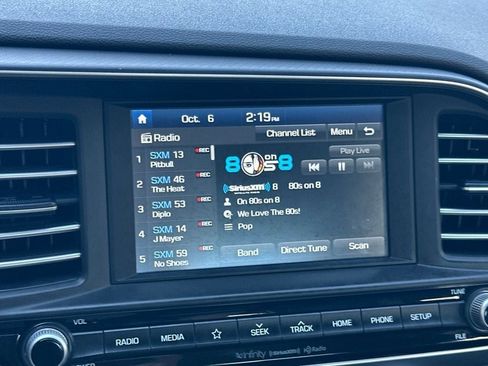 Used 2019 Hyundai Elantra Limited w/ Cargo Package image 14