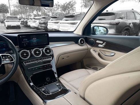Used 2021 Mercedes-Benz GLC 300 GLC 300 w/ Premium Package image 23
