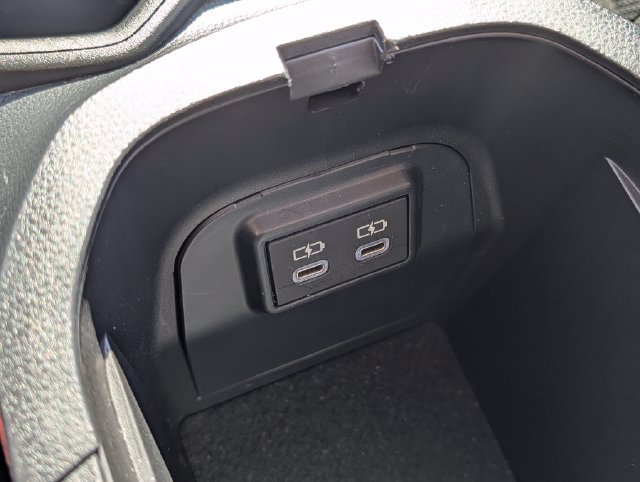 Used 2025 Toyota RAV4 LE AWD/4WD image 28