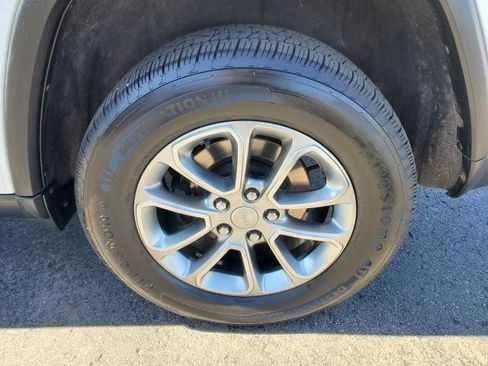 Used 2015 Jeep Grand Cherokee Limited image 30