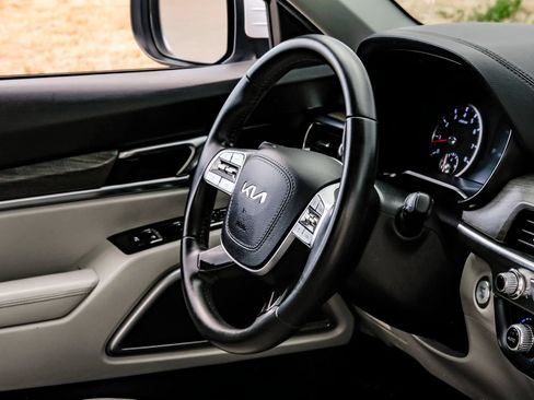 Used 2022 Kia Telluride EX w/ EX Premium Package FWD image 13