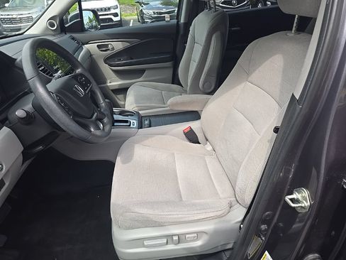 Used 2019 Honda Pilot EX image 23