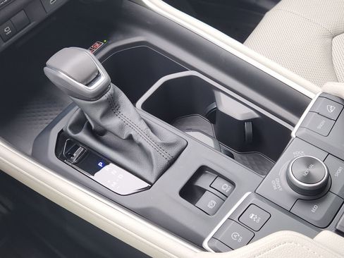 Used 2025 Toyota Grand Highlander AWD image 23