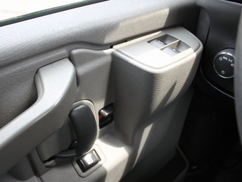 Used 2019 Chevrolet Express 2500 LS w/ Driver Convenience Package image 12