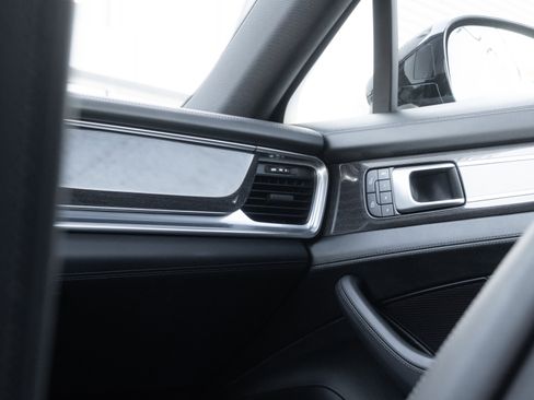 Used 2023 Porsche Panamera 4 image 14