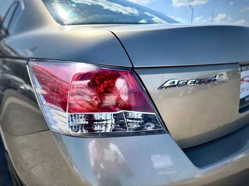 Used 2010 Honda Accord EX-L image 10