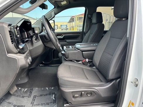 Used 2025 Chevrolet Silverado 2500 LT w/ Convenience Package AWD/4WD image 12