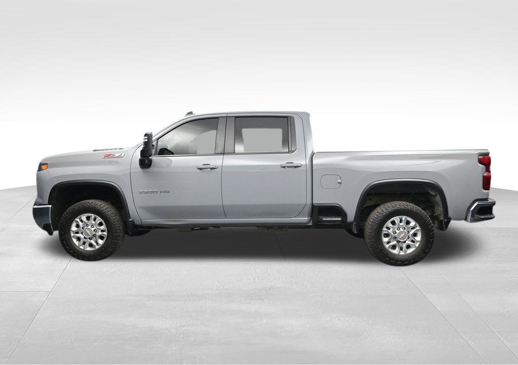 Used 2024 Chevrolet Silverado 3500 LT w/ Safety Package AWD/4WD image 2