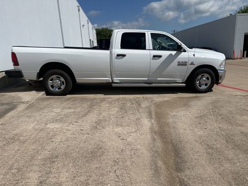 Used 2013 RAM 2500 Tradesman w/ Chrome Appearance Group RWD image 3