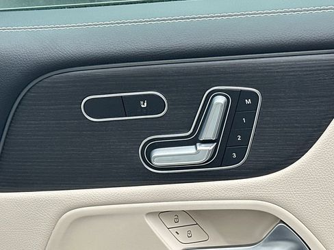 New 2026 Mercedes-Benz GLB 250 image 16