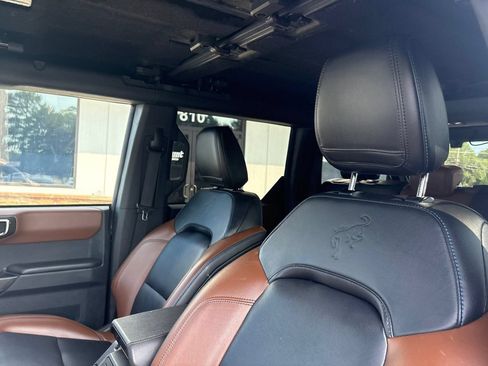 Used 2024 Ford Bronco Outer Banks AWD/4WD image 3