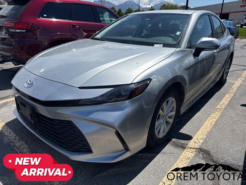 Used 2025 Toyota Camry Hybrid FWD image 19