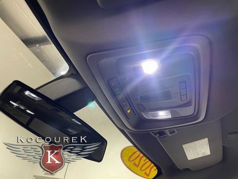 Used 2020 GMC Sierra 1500 SLE w/ X31 Off-Road Package image 18