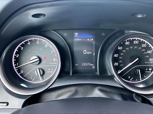Used 2022 Toyota Camry SE FWD image 19