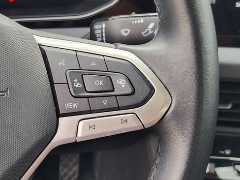 Used 2025 Volkswagen Jetta SE FWD image 29