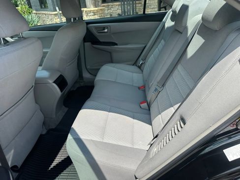 Used 2016 Toyota Camry LE FWD image 31