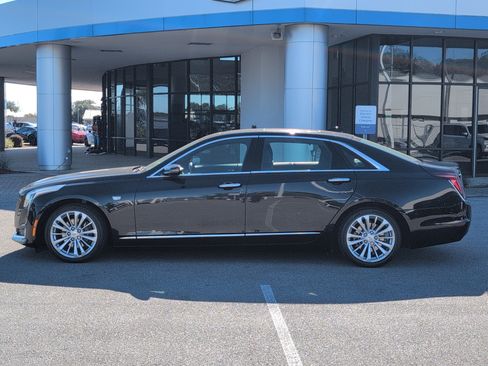 Used 2018 Cadillac CT6 Luxury image 2