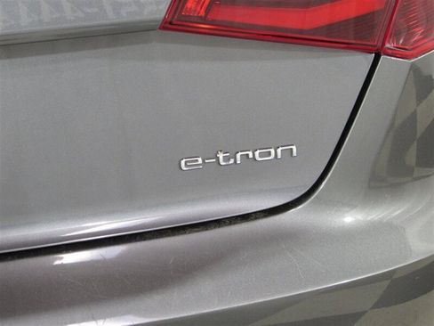 Used 2016 Audi A3 e-tron Premium Plus w/ Premium Plus Package image 28