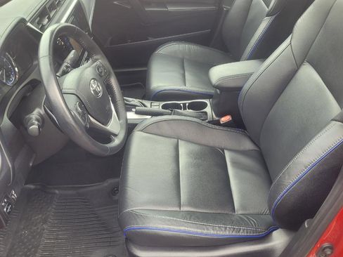 Used 2019 Toyota Corolla XSE image 11